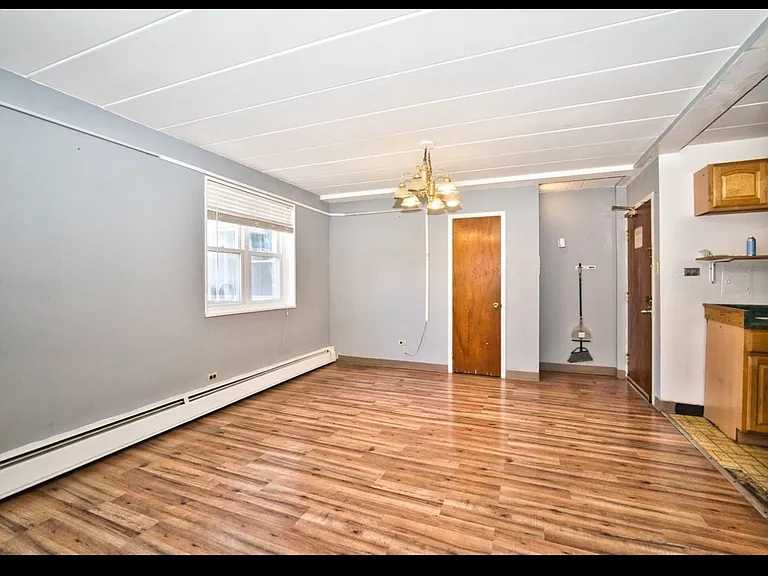 6161 N Hoyne Ave #214 — Photo 3