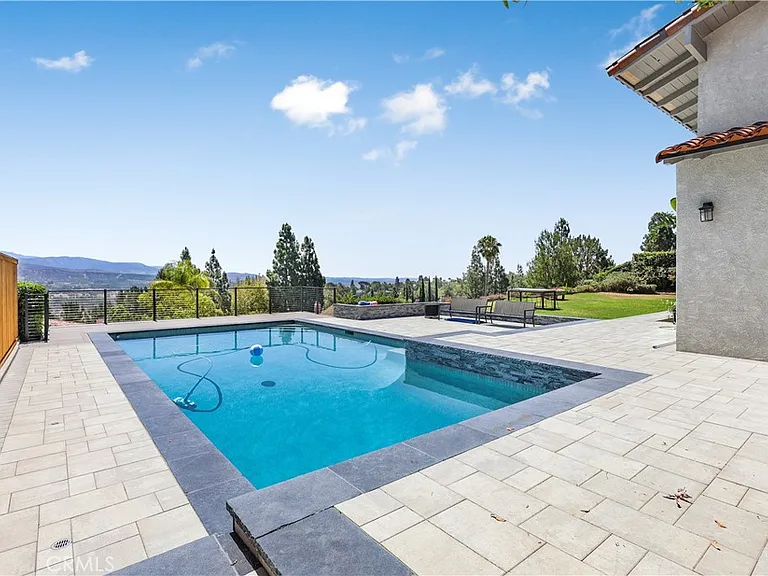 11172 Hunting Horn Dr — Photo 32