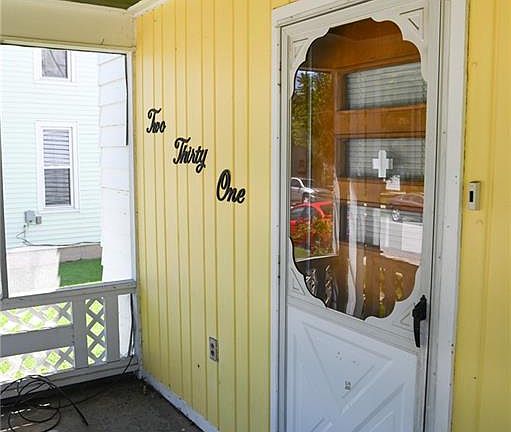 4th image of 231 Tiffin St