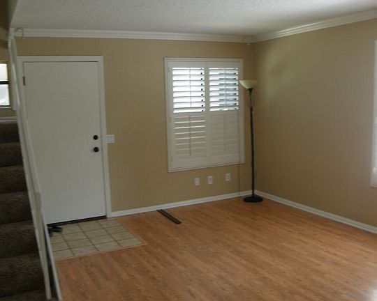 3rd image of 9718 Amigo Ave Unit 101