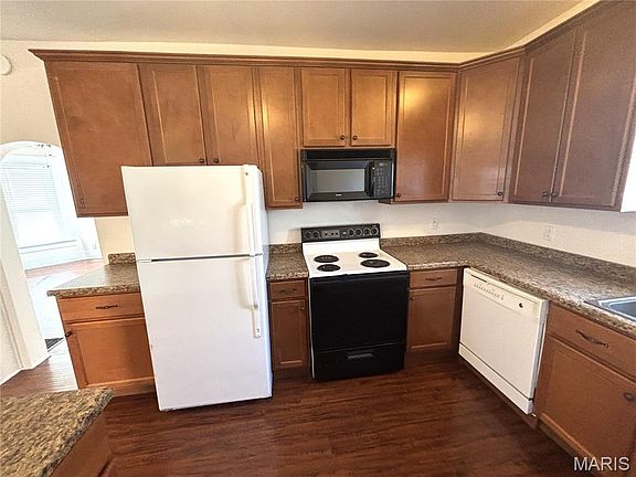 3rd image of 522 White Ave