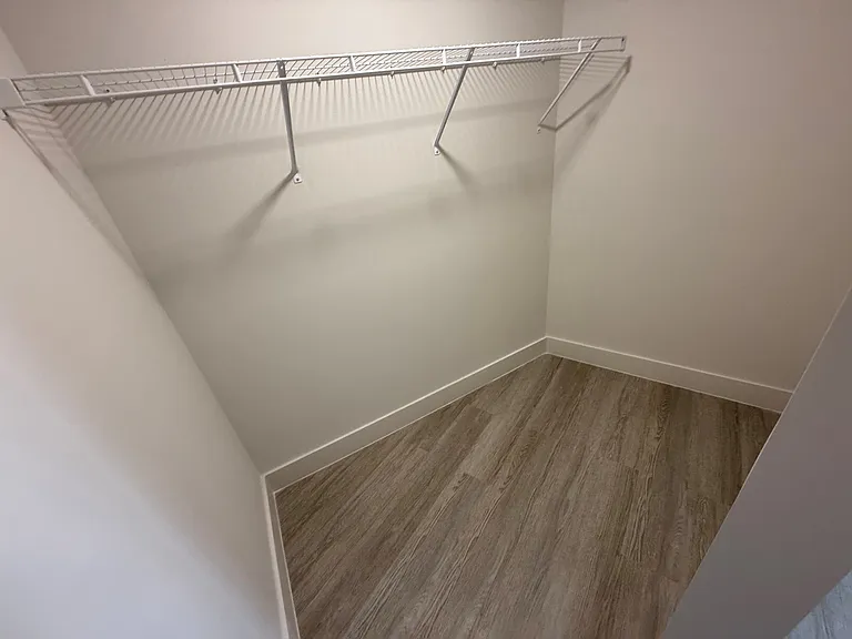 Bay Pointe Apartments — Photo 53