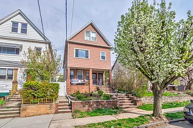 142 Humphrey Avenue, #2