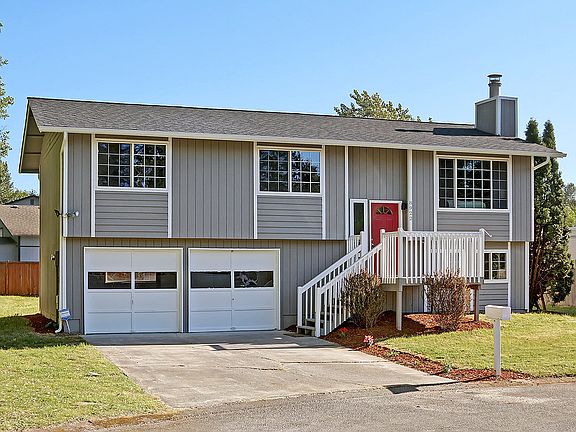 2nd image of 8922 123rd St E
