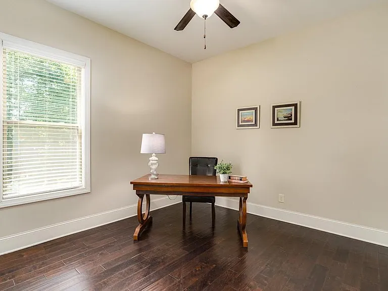 1290 Redbud Dr — Photo 10