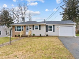 16 Spring Hill Dr, Johnston, RI 02919