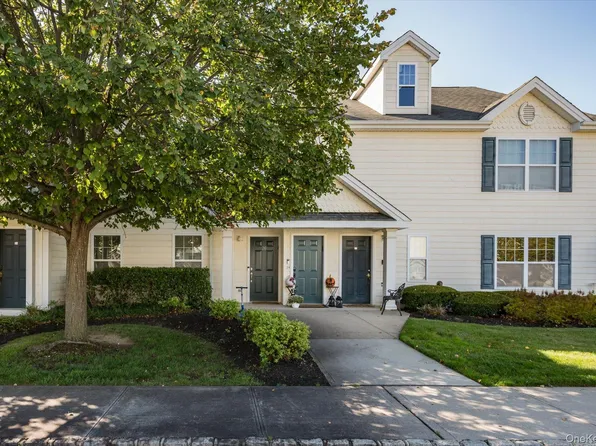 26 Lorien Place, Melville, NY 11747