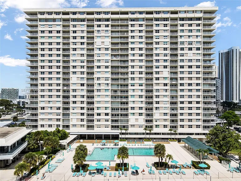 300 Bayview Dr #307 — Photo 48