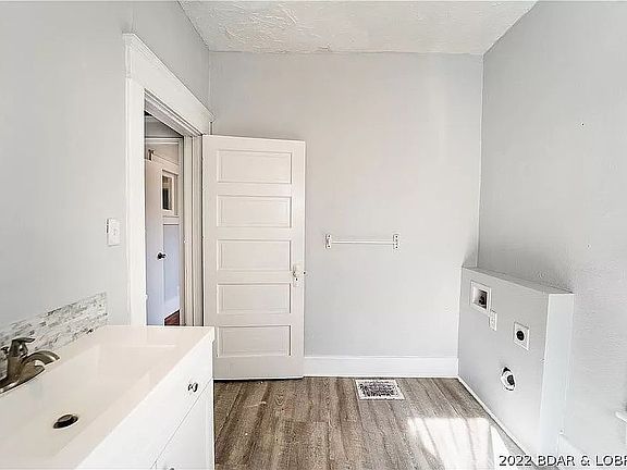 bathroom with wash dryer 