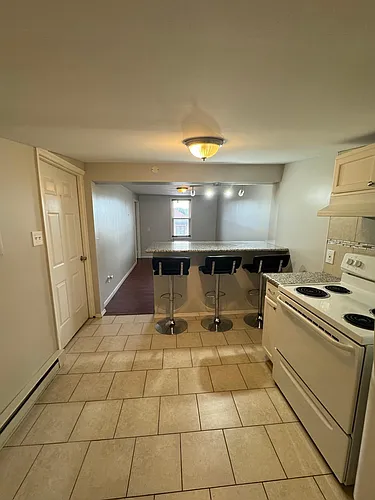 464 3rd St #4 Photo 1