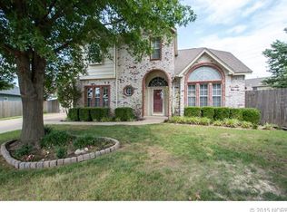 2420 W Vicksburg St, Broken Arrow, OK 74011