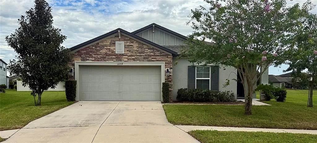 4 bed, 3.0 bath, 2098 sqft, $2,450 — Photo 1
