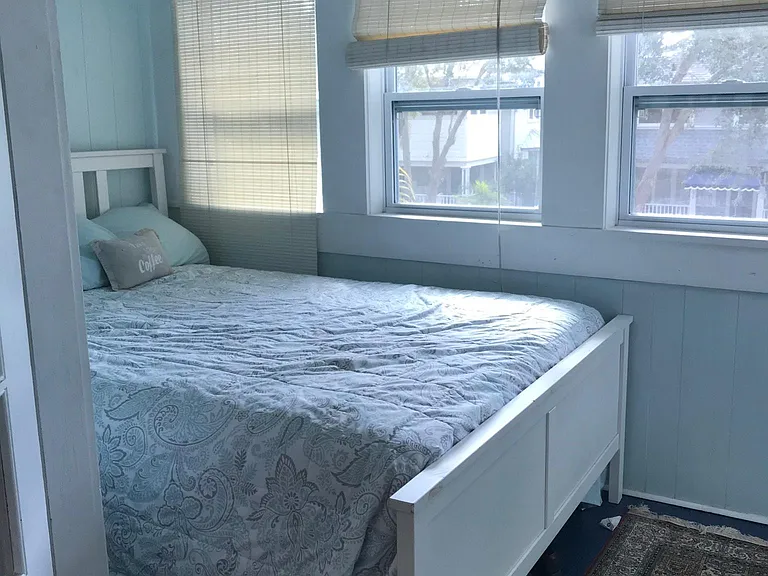 147 8th Ave N #2 — Photo 2