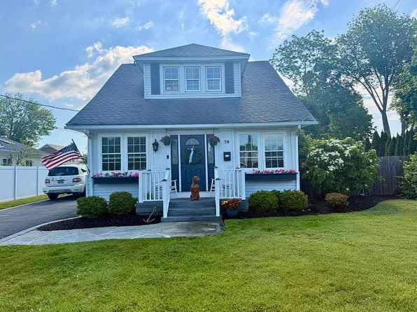 79 Tyler Ave, West Sayville, NY 11796