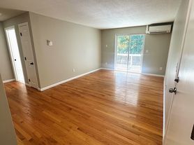 20 Abbey Rd, Leominster, MA