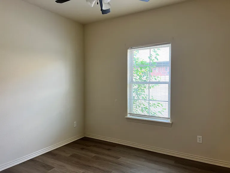 930 Kensington Dr #930 — Photo 7