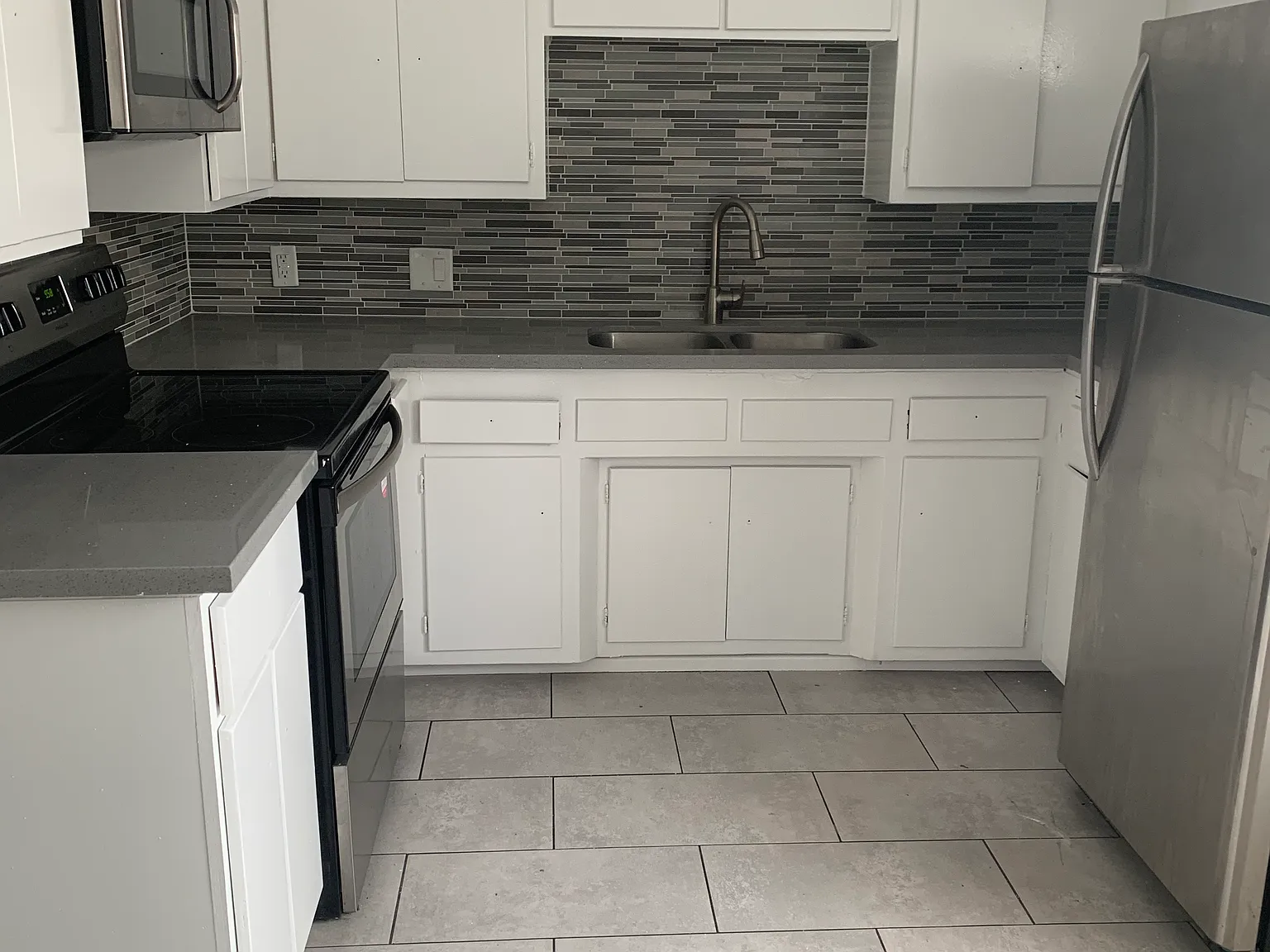 2 bed, 750 sqft, $2,395 — Photo 3
