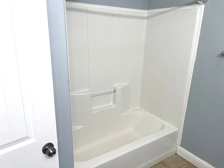 9918 Lamar Ave — Photo 13