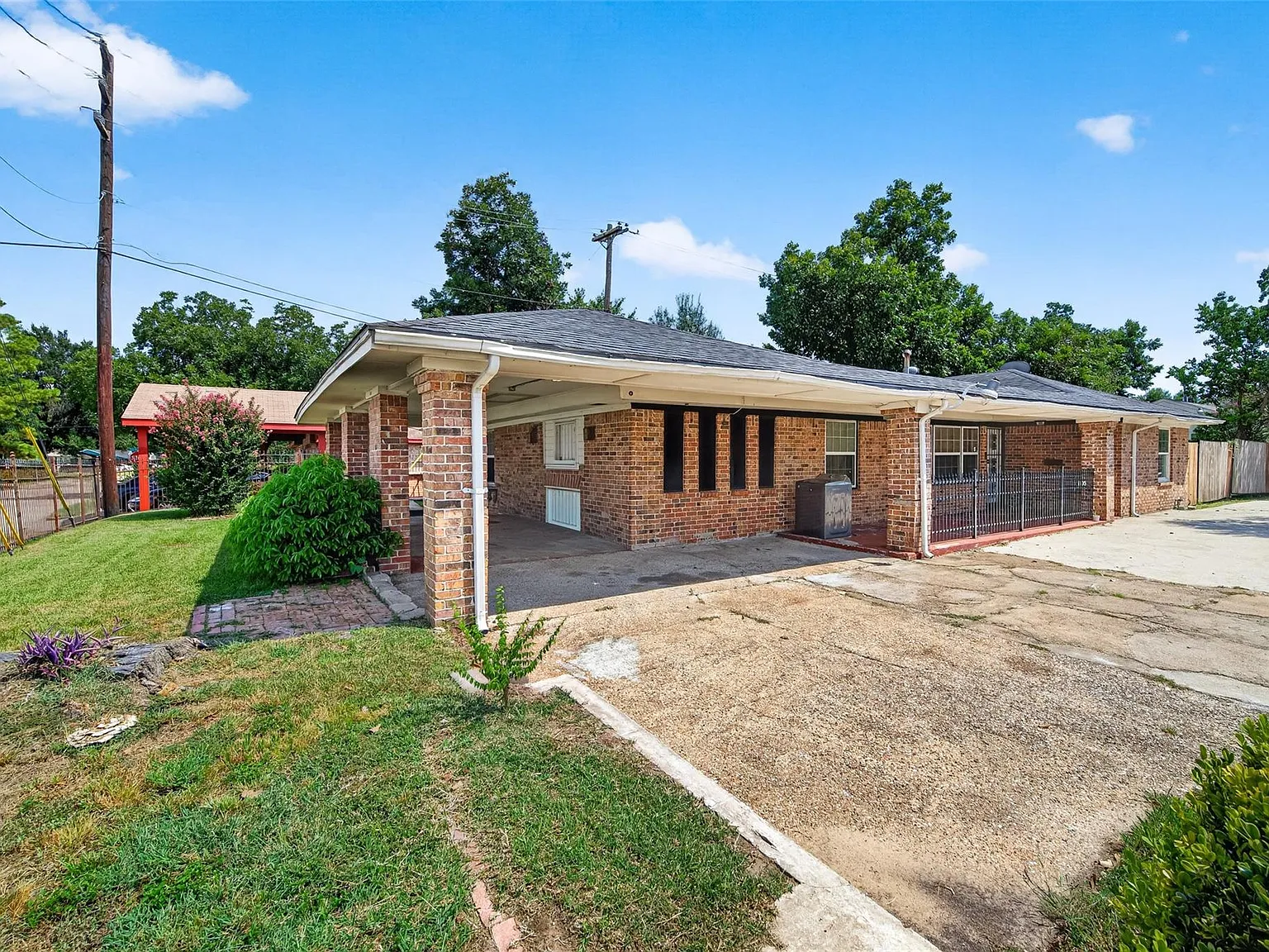5 bed, 3.0 bath, 2163 sqft, $3,500 — Photo 3