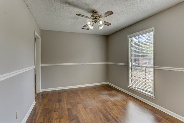 1st image of 3800 Woodland Dr