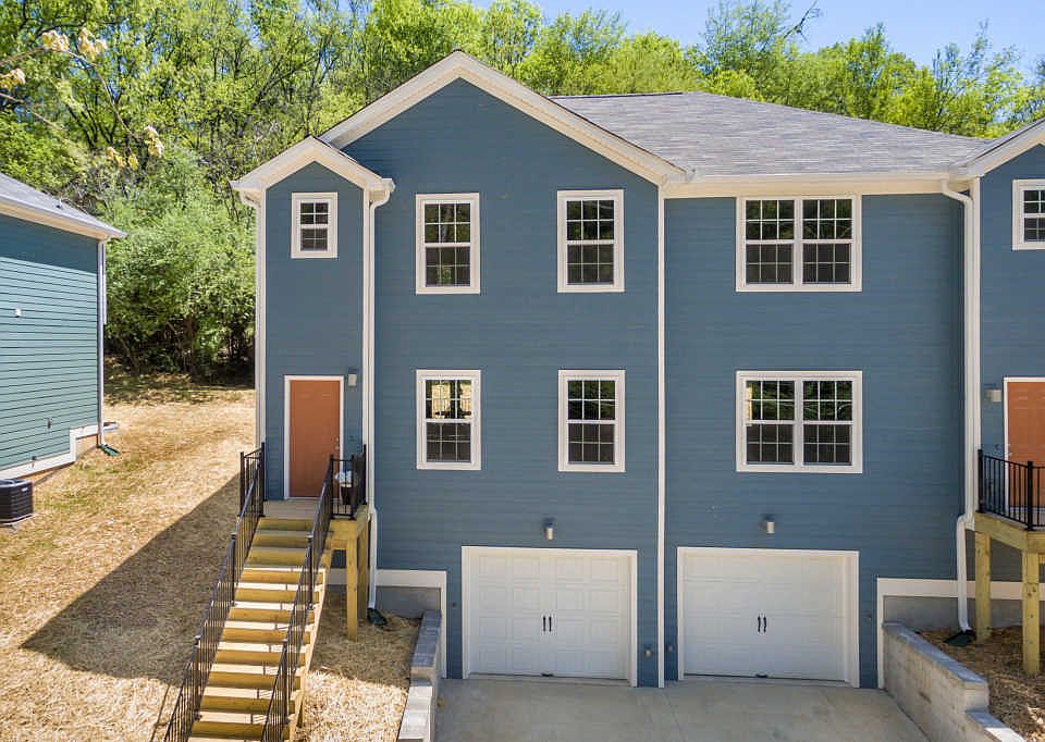 1st image of 1056 E Elmwood Dr