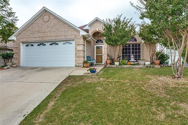 1st image of 4828 Barberry Dr