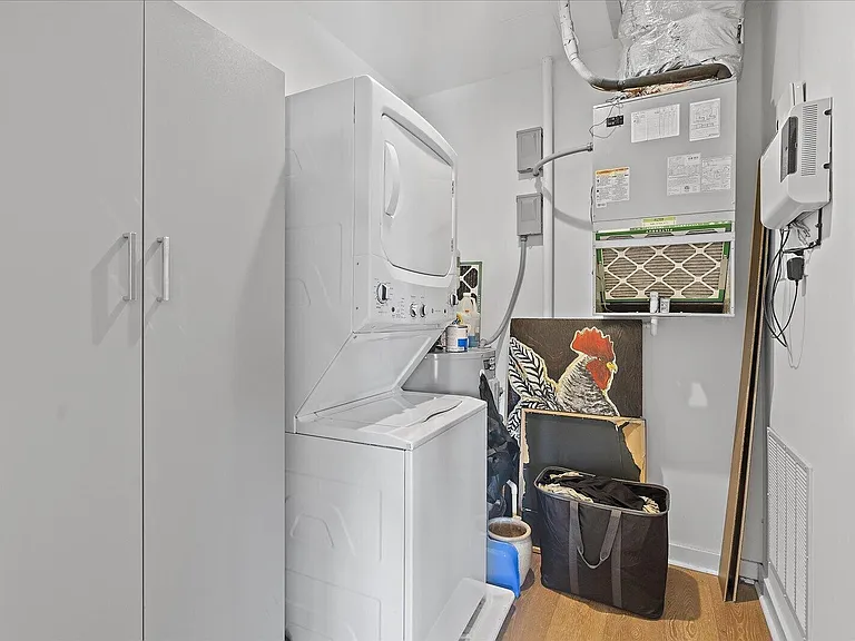411 Fairpoint St #202 — Photo 16