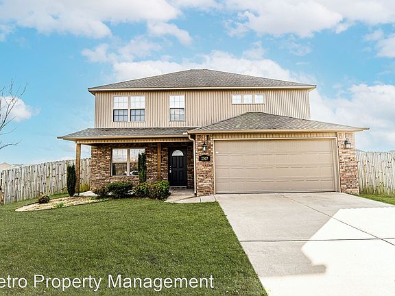 3rd image of 2507 Lakewood Dr