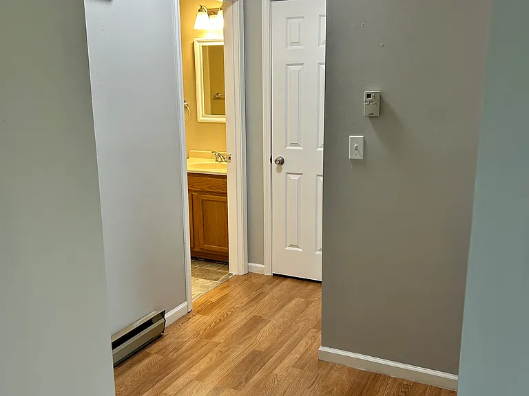 1000 Davis St #1 — Photo 5