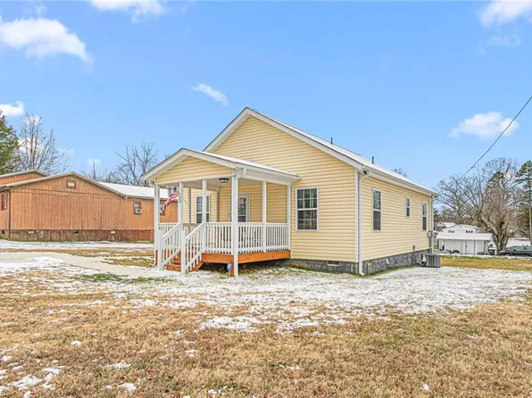 700 English St, Thomasville, NC 27360