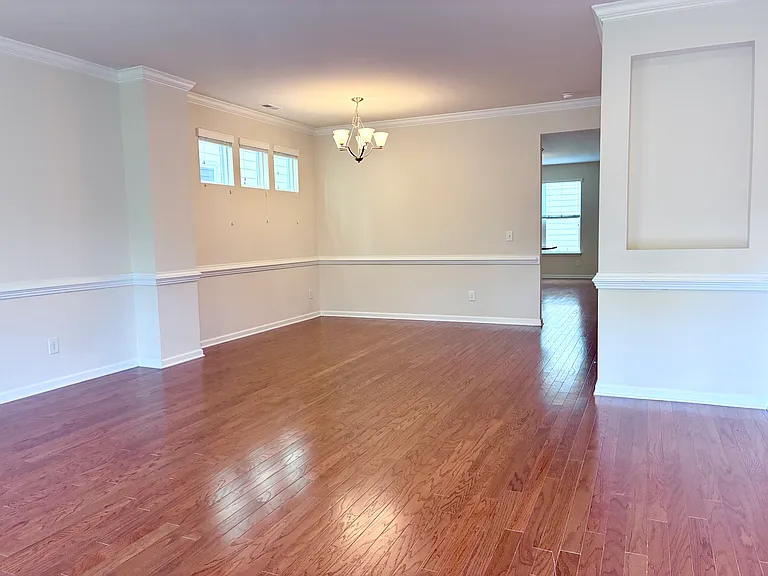 507 Evening Star Dr — Photo 2