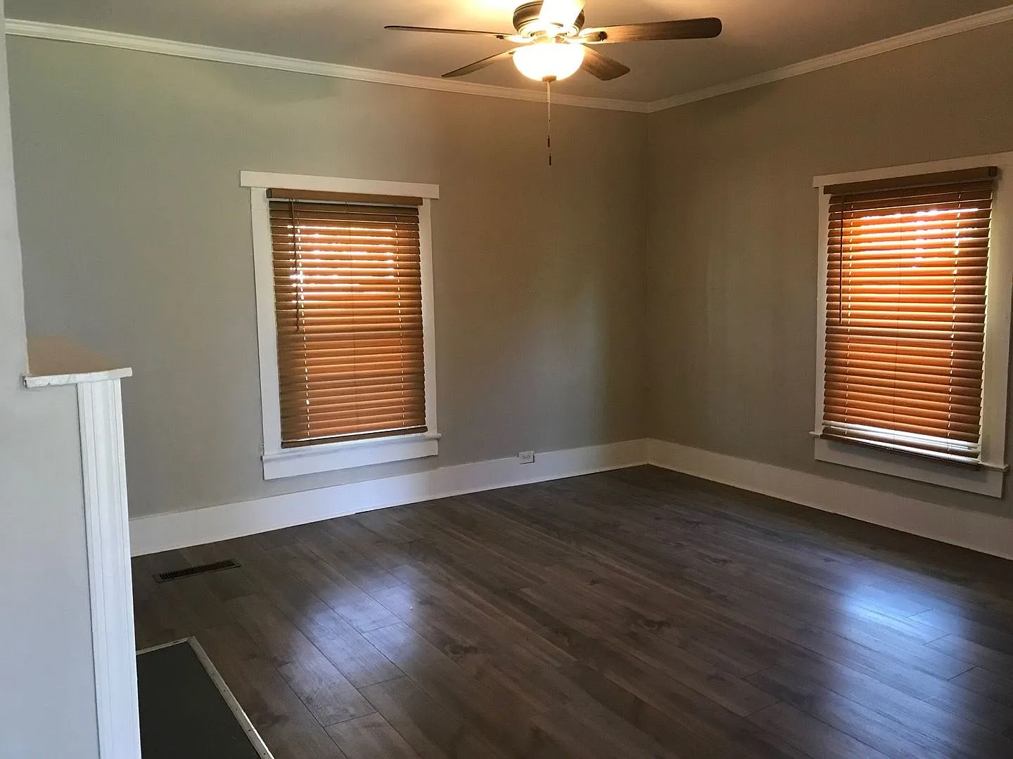 Coming Soon! Freshly Renovated 2br Single-Family Home With Modern Charm & Included Utilities! — Photo 2