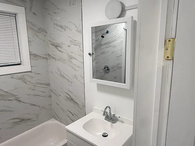 1220 Spruce St #5 — Photo 9