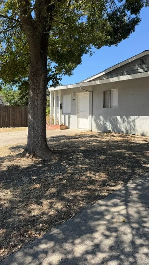 Duplex for RENT! — Photo 2
