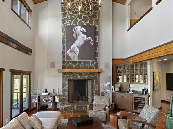 90705 N Yakima River Dr, West Richland, WA 99353