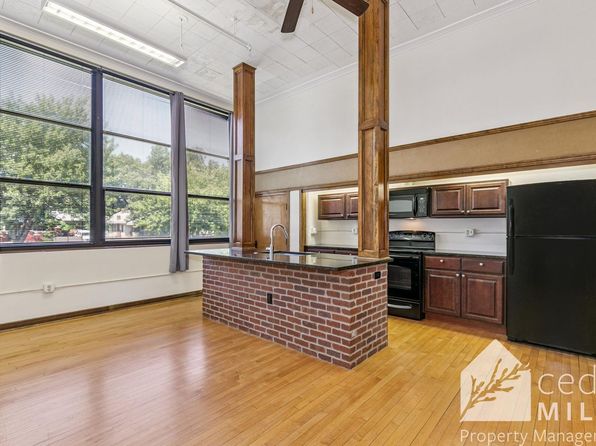 1220 E Kellogg St #101