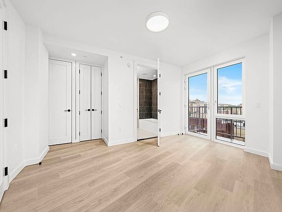 4th image of 1615 Cedar St #8E