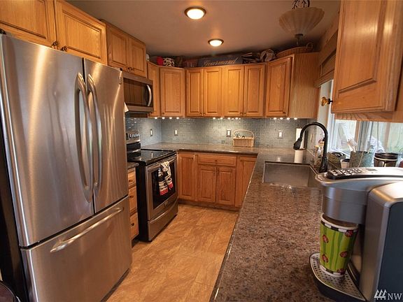 2nd image of 16409 NE 10th Pl