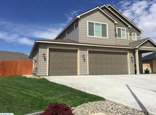 1547 Diamond Dr, West Richland, WA 99353