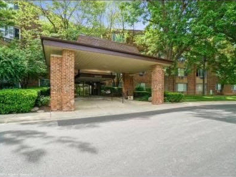 1st image of 1500 Robin Cir APT 423