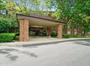 1500 Robin Cir APT 423, Hoffman Estates, IL 60169