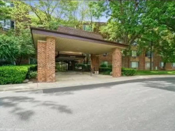 1500 Robin Cir APT 423, Hoffman Estates, IL 60169