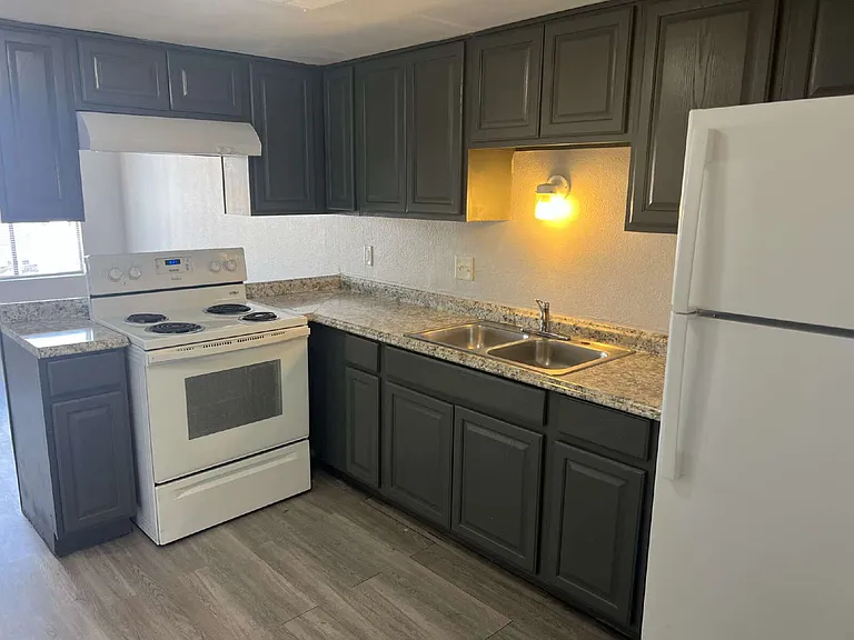 3101 E Carey Ave #4 — Photo 5