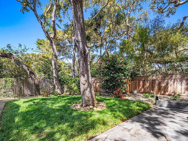 1087 Lariat Ln — Photo 31
