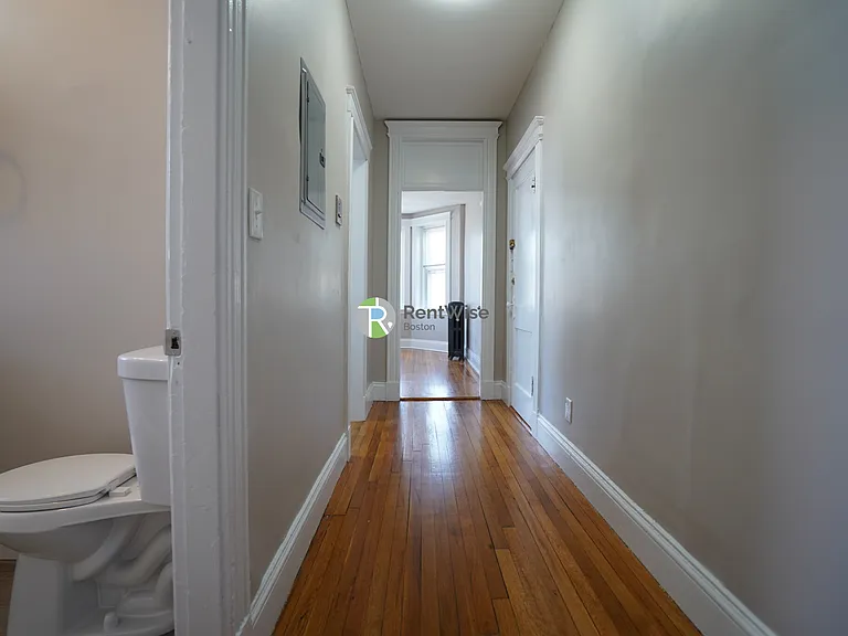 79 Gordon St — Photo 12