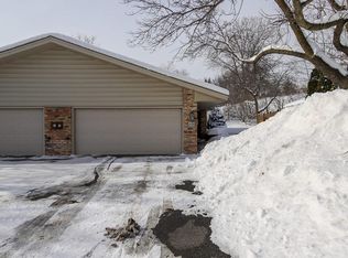 2248 Country Ln, Minnetonka, MN 55305