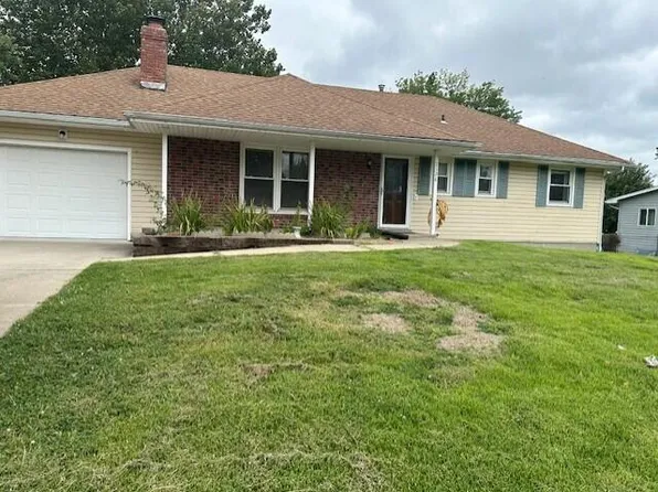 1128 S Lincoln Ave, Marshall, MO 65340