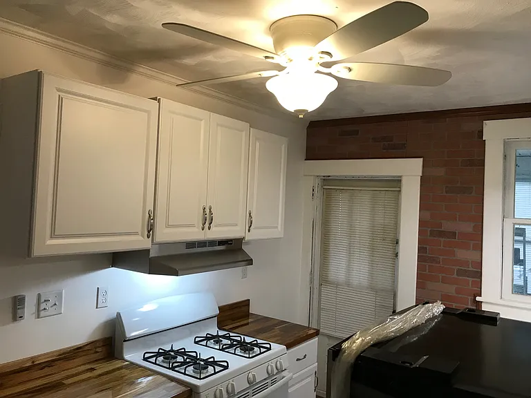 1055 Rankine Ave — Photo 14