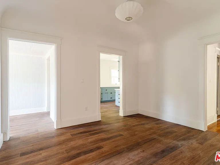 2170 W 24th St — Photo 15