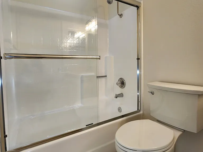1410 Wellesley Ave #205 — Photo 18